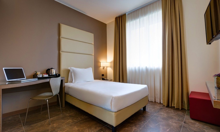 Image 3: ✈ ITALIA | Milano - Klima Hotel Milano Fiere 4* - City break