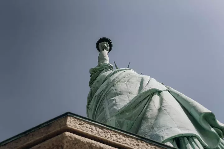 Statue of Liberty and Ellis Island Guided Tour with Ferry