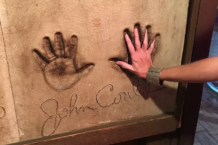 Billy Bob's Texas Honky Tonk Dinner and Photo Package