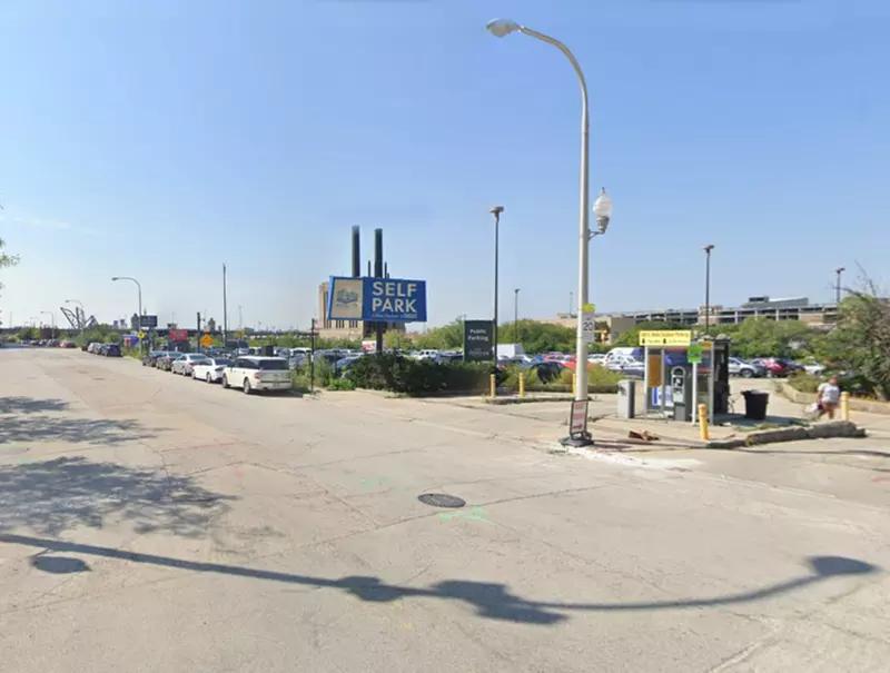 Parking at 800 S. Wells St. Lot - Primary Image