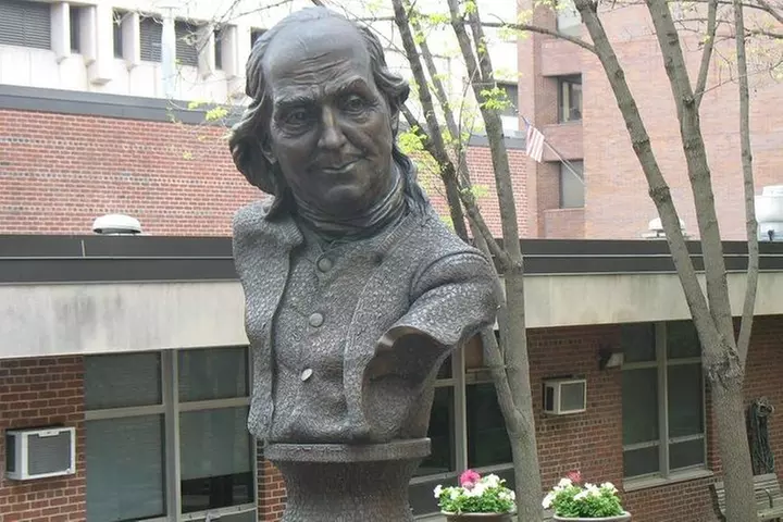 Hop-on Hop-off and Philly By Night Tour Combo