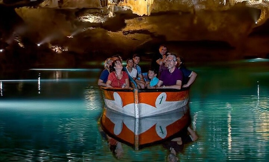 Image 4: Desde Valencia Paseo en Barca por las Cuevas de Sant Josep.
