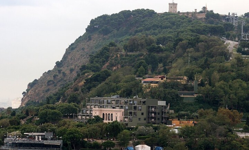 Image 3: Entrada Reservada al Castillo de Montjuic con Teleférico en Barcelona