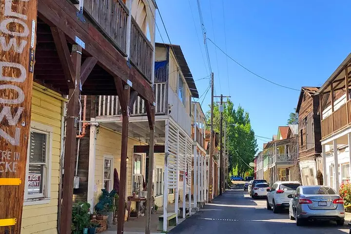 Driving in Delta's Wine Country: Private Self-Guided Audio Tour