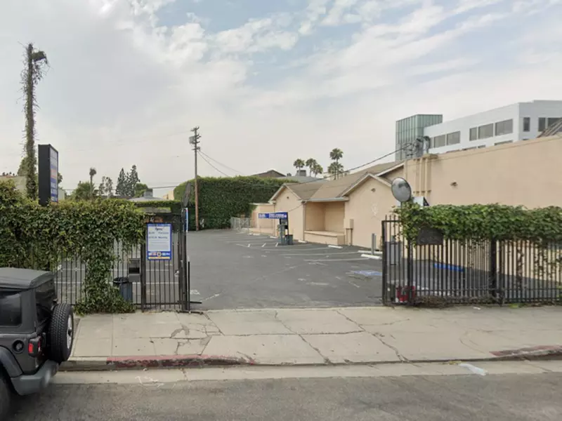 Parking at 6272 De Longpre Ave. Lot