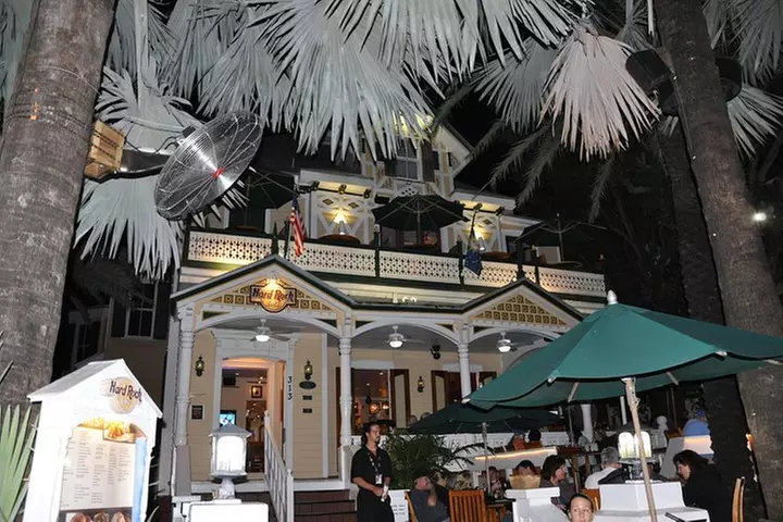Key West Haunted Pub Crawl and Ghost Tour with Free T-Shirt