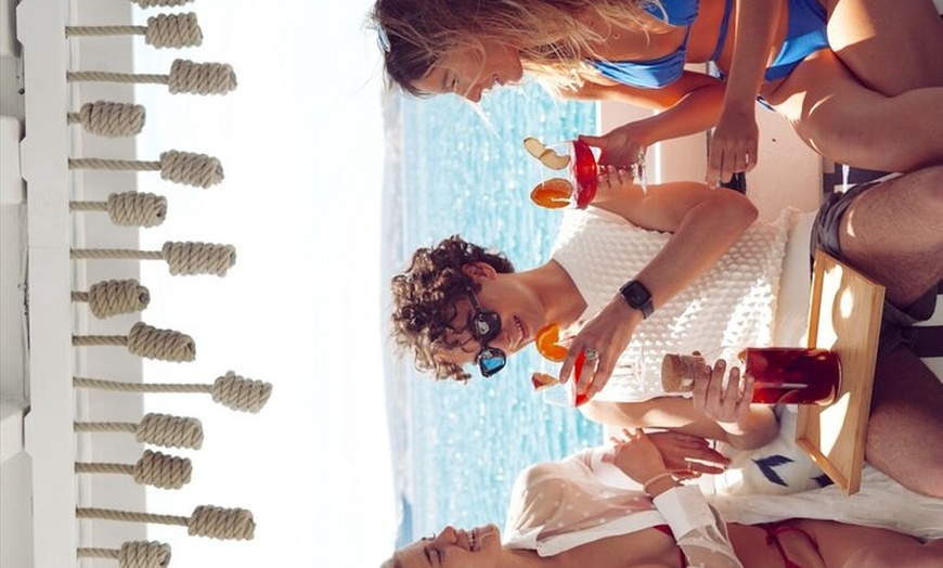 Image 7: Recorrido en Bote por la Bahía de Palma en la mañana con comida