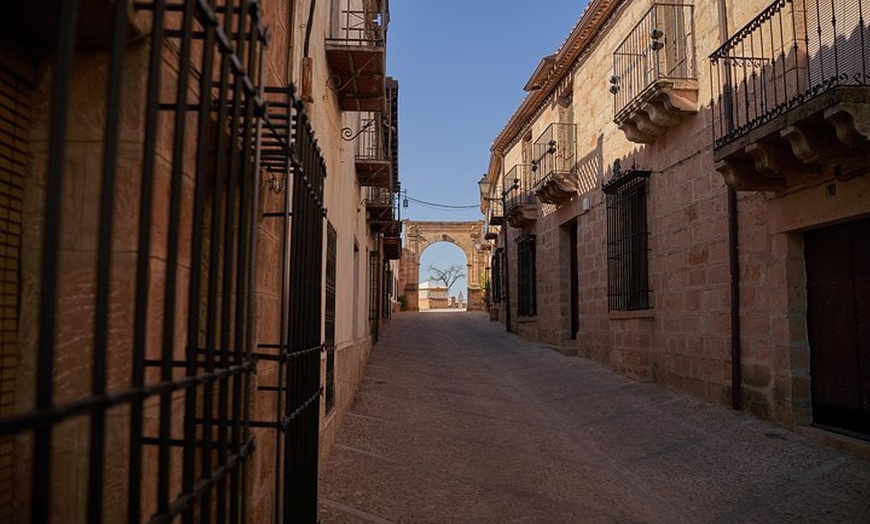 Image 5: Descubre 3 obras de arte en Baños de la Encina