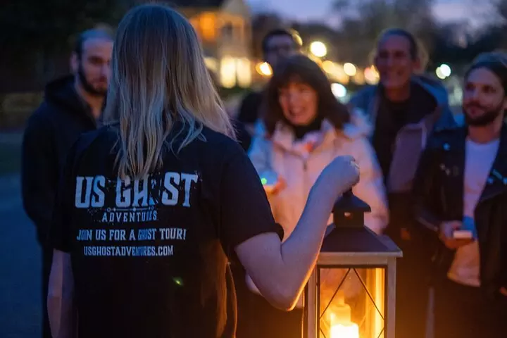 Waikiki Ghost Tour: Torches & Terrors