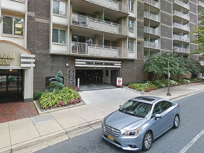 Parking at Highland House Apartments Garage