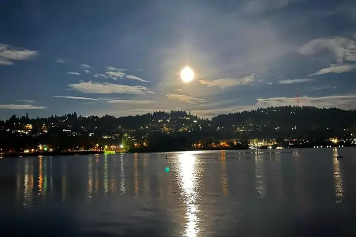 Scenic 2-Hour River Cruise to the Majestic Willamette Falls!
