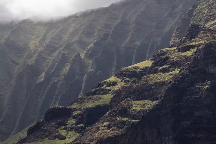 Deluxe Na Pali Morning Snorkel Tour on the Lucky Lady