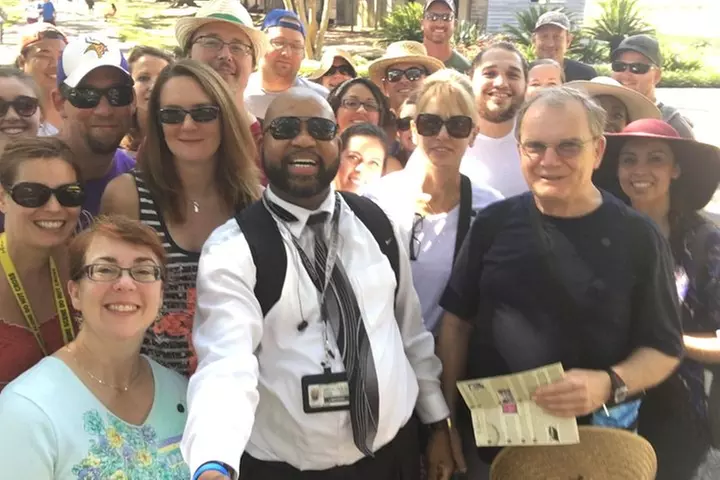 Oak Alley Plantation and Airboat Combo Tour by Bus