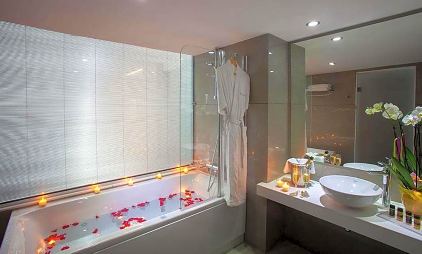 Image 7: ✈ CYPR | Pafos - King Evelthon Beach Hotel and Resort 5* - Naprzeci...