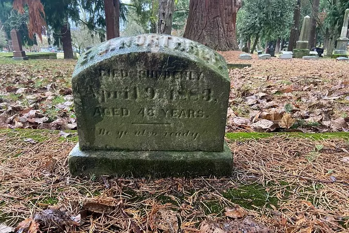 Macabre Ghost History of Portland, Oregon walking tour
