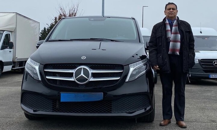 Image 5: Excursion privée d'une journée à Paris City de 8 heures avec Guide ...