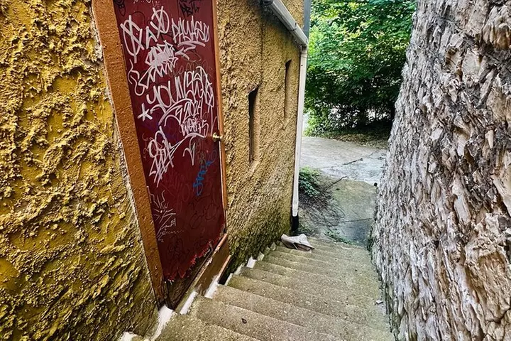 70-Minute Guided Downtown Eureka Springs Walking Tour