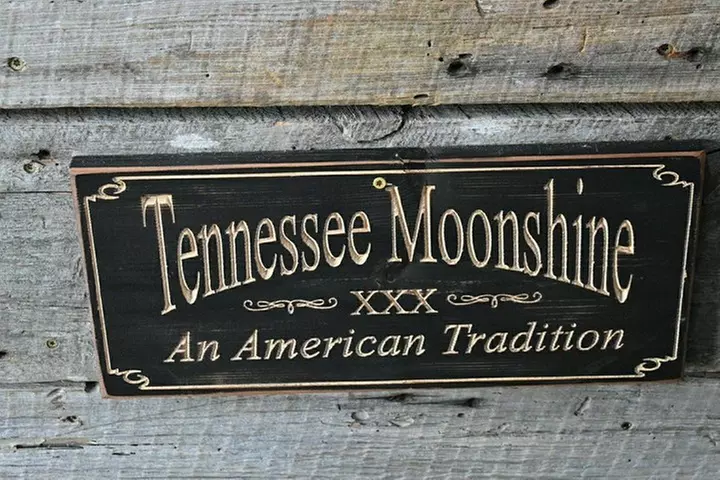 Famous Moonshine & Wine Tour From Pigeon Forge