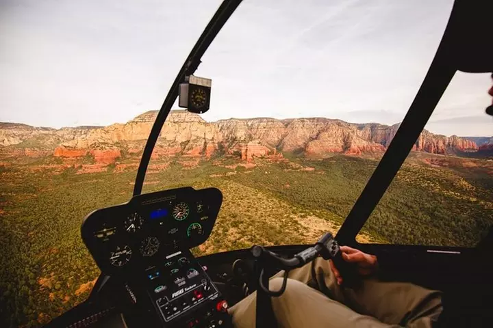 Sedona Helicopter Tour: Desert Thunder Tour