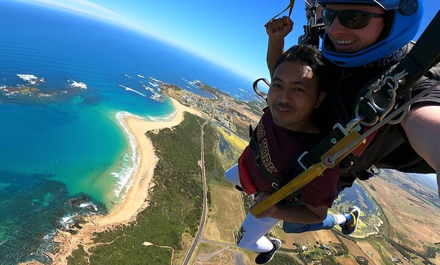Image 5: 15,000ft Skydive over the 12 Apostles and Great Ocean Rd