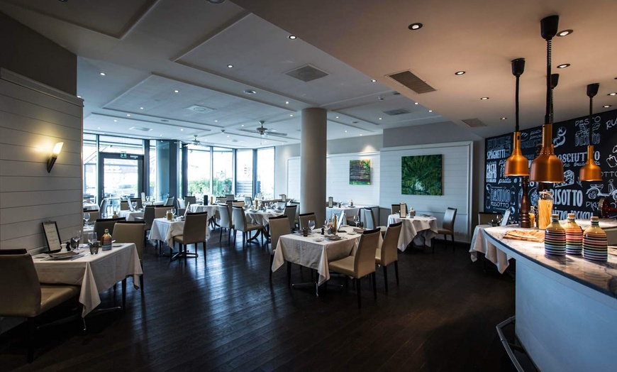 Image 45: ✈ SUISSE | Lausanne - Mövenpick Lausanne 4*, 1 nuit