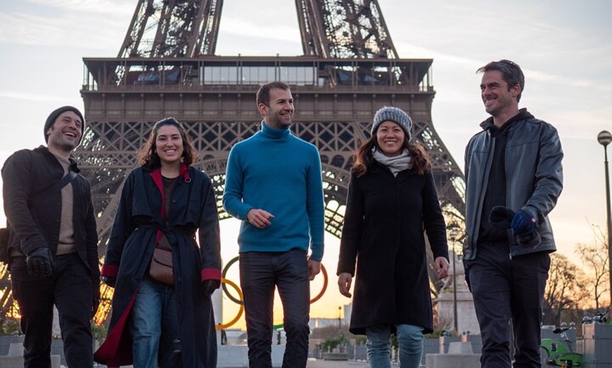 Image 2: Sunrise Walking Tour & petit déjeuner : Paris sans foule
