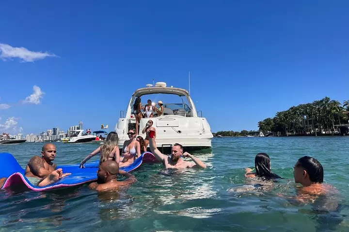 Miami Boat & Yacht for Day or Sunset Tour Cruise with Captain