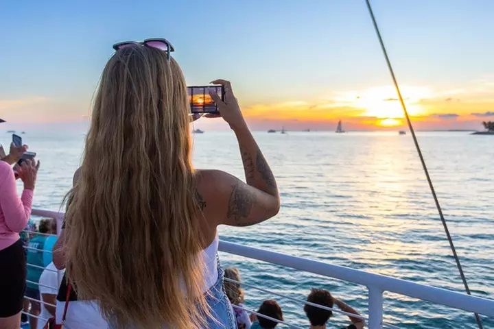 Key West Sunset Sail with Live Music, Drinks and Appetizers
