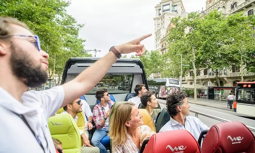 Image 1: Barcelona Express City Tour: Lo Mejor de la Ciudad y Casco Históric...