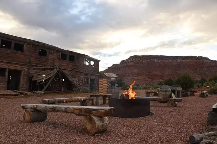 Campfire S'mores and Stars Tour in Kanab