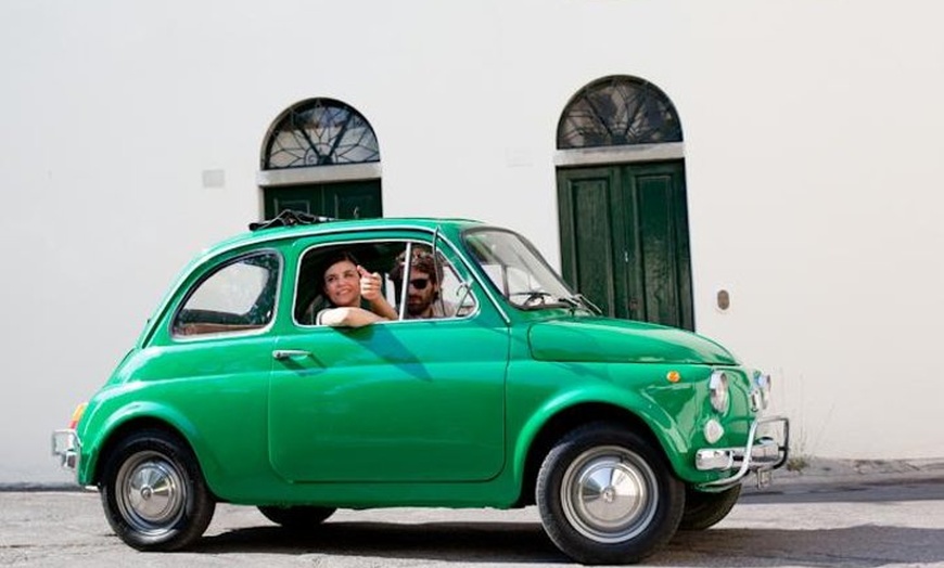 Image 1: Tour a guida autonoma in Fiat 500 d'Epoca da Firenze: Le colline to...