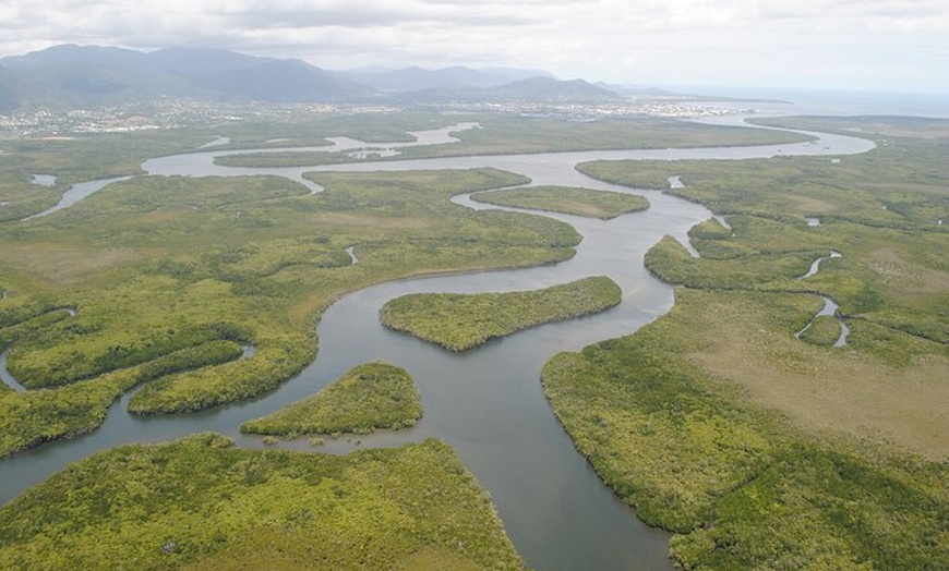 Image 3: Trinity Inlet Self-Drive Pontoon Boat Hire in Cairns