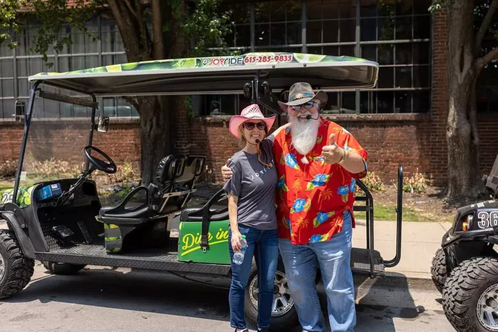 Explore the City of Nashville Sightseeing Tour by Golf Cart