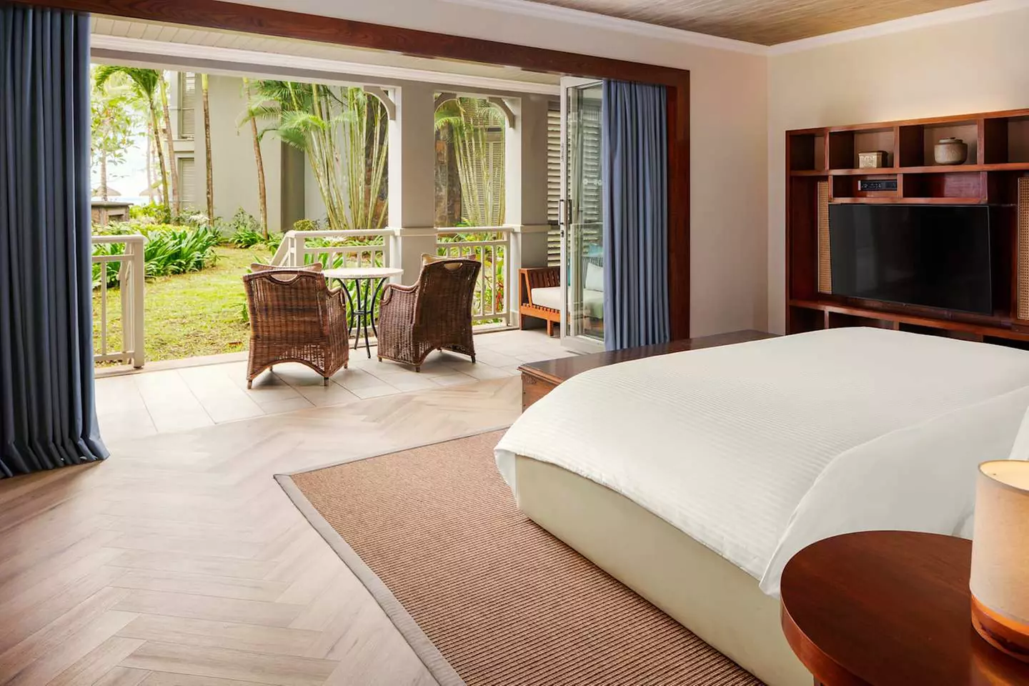 ✈ MAURITIUS | Le Morne - The St Regis Le Morne Resort Mauritius 5*,...