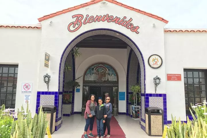 Puerto Nuevo Lobster, Margaritas and Mariachi Private Tour