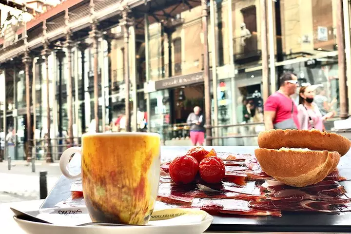 Experiencia del jamón ibérico con desayuno tradicional Madrid centro