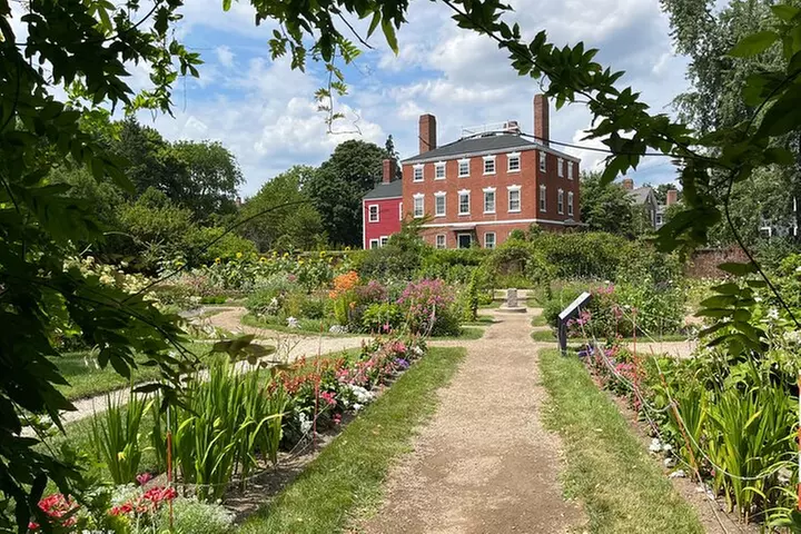 Salem Witch Trials Tour from Boston by optional Ferry or Train