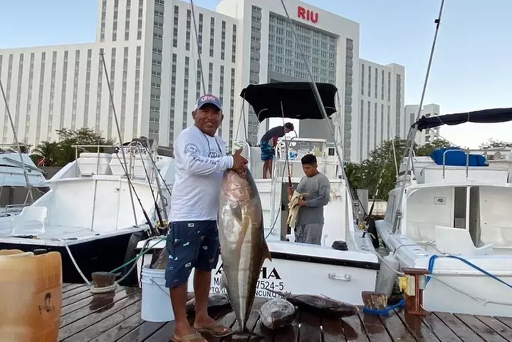 Private fishing charter Bertram 31ft 6 pax max if you don't fish yo...