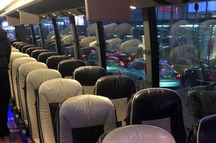 Luxury Coach Bus from Any Airport around NYC / Bus+WIFI