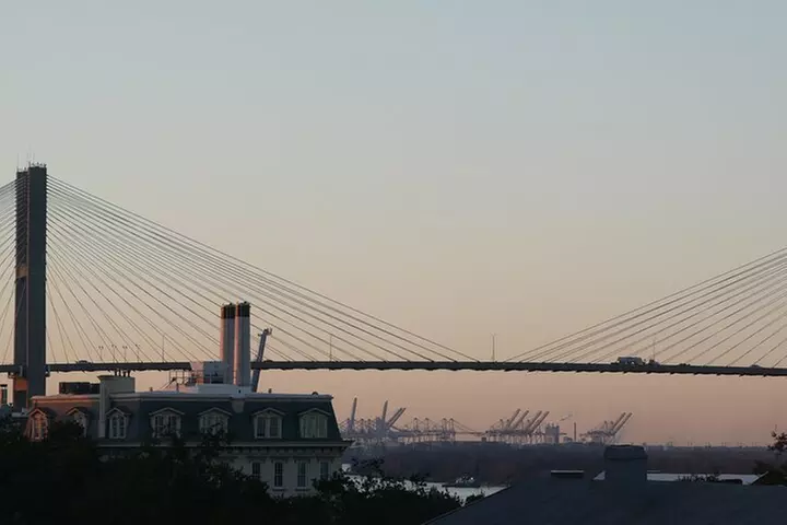 Savannah Bar Crawl by the Bridge