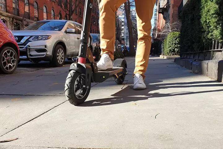 Electric Scooter Rentals in New York - Second Medium