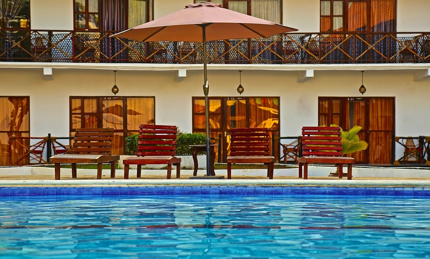 Image 1: ✈ ZANZIBAR | Nungwi - Amaan Beach Bungalow 3* - Nad morzem