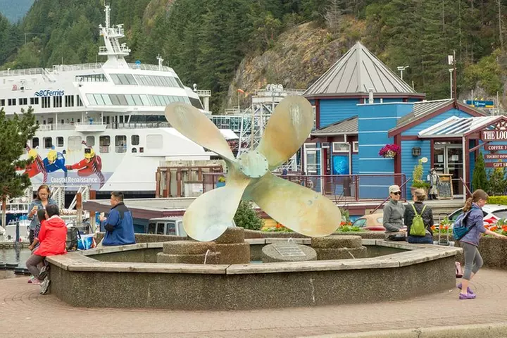 Lighthouse Park Hiking / Horseshoe Bay Discovery Tour - Second Medium