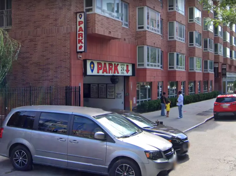 Parking at iPark - East 124 Garage Corp.