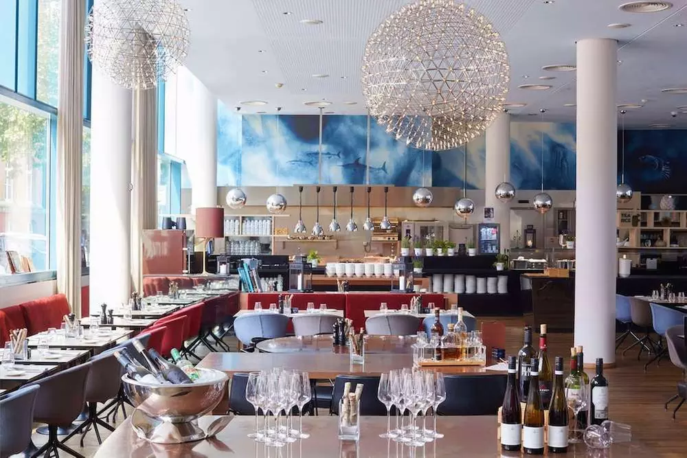 ✈ DEUTSCHLAND | Hamburg - Scandic Hamburg Emporio 4*, 2 Nächte