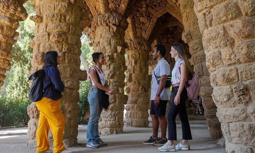 Image 12: Visita guiada al Parque Güell con entrada sin colas en Barcelona