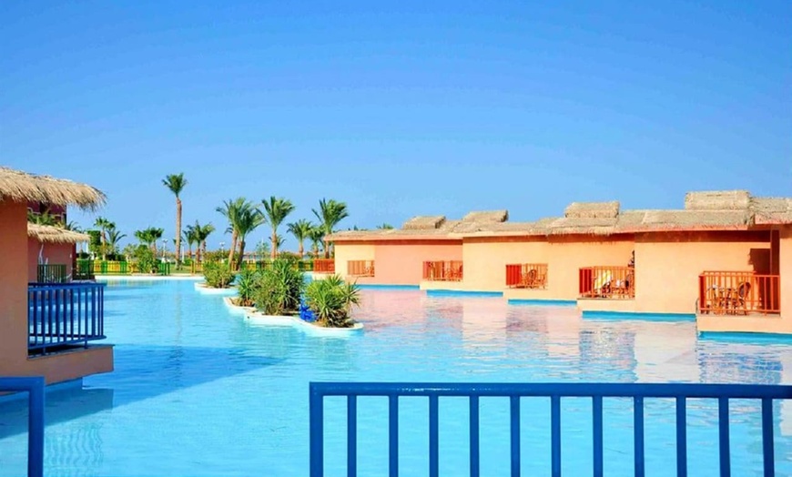 Image 2: ✈ EGYPT | Hurghada - Titanic Palace 5* - All-inclusive