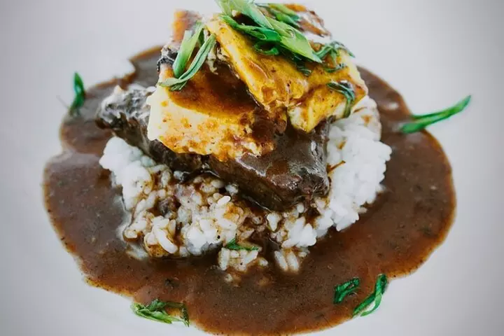 Whale Watching and Sunrise Breakfast Cruise in Honolulu