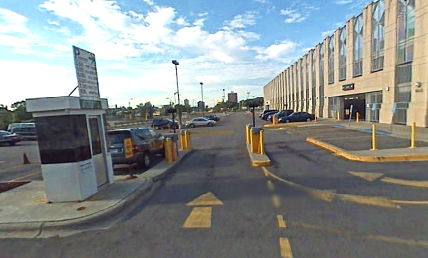 Image 3: Parking at Central Lutheran Church Lot