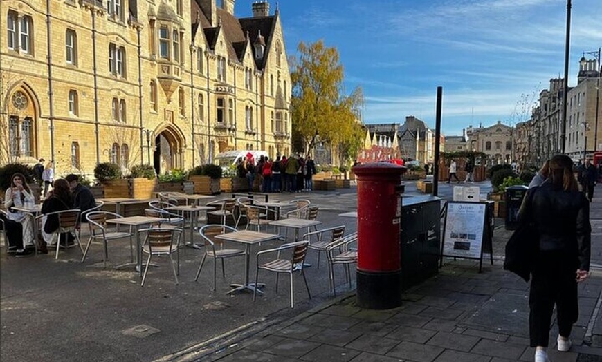 Image 2: Oxford | Alumni-Led Walking Tour w/opt New College